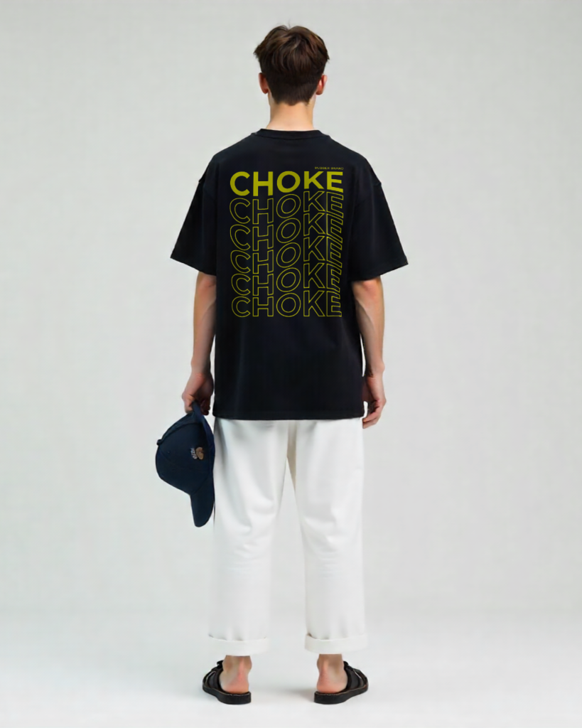 "Camiseta streetwear oversized color negra con diseño gráfico rubber brand."