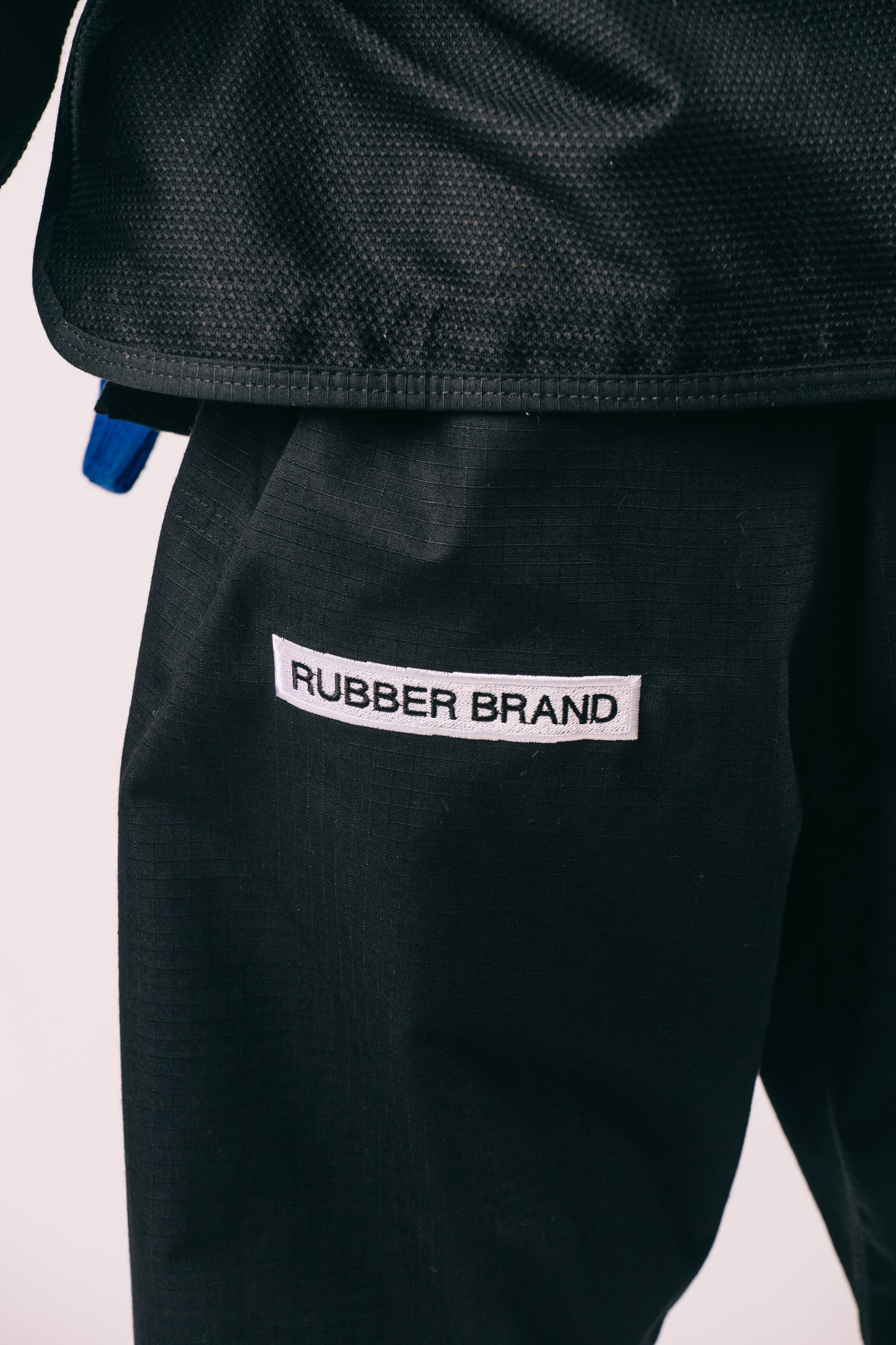 Kimono de jiu jitsu - The essentials negro | IBJJF legal