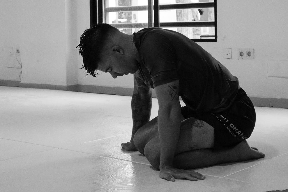 Atleta rubber después de pelear en no gi vistiendo equipación oficial de rubber brand.