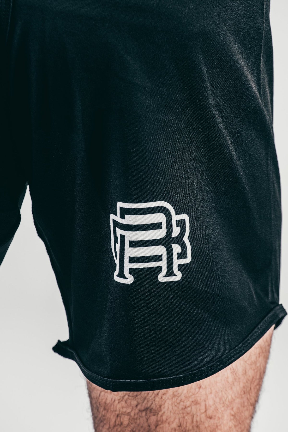 Black Panteon No Gi Shorts vista trasera – Equipamiento de competición Rubber Brand
