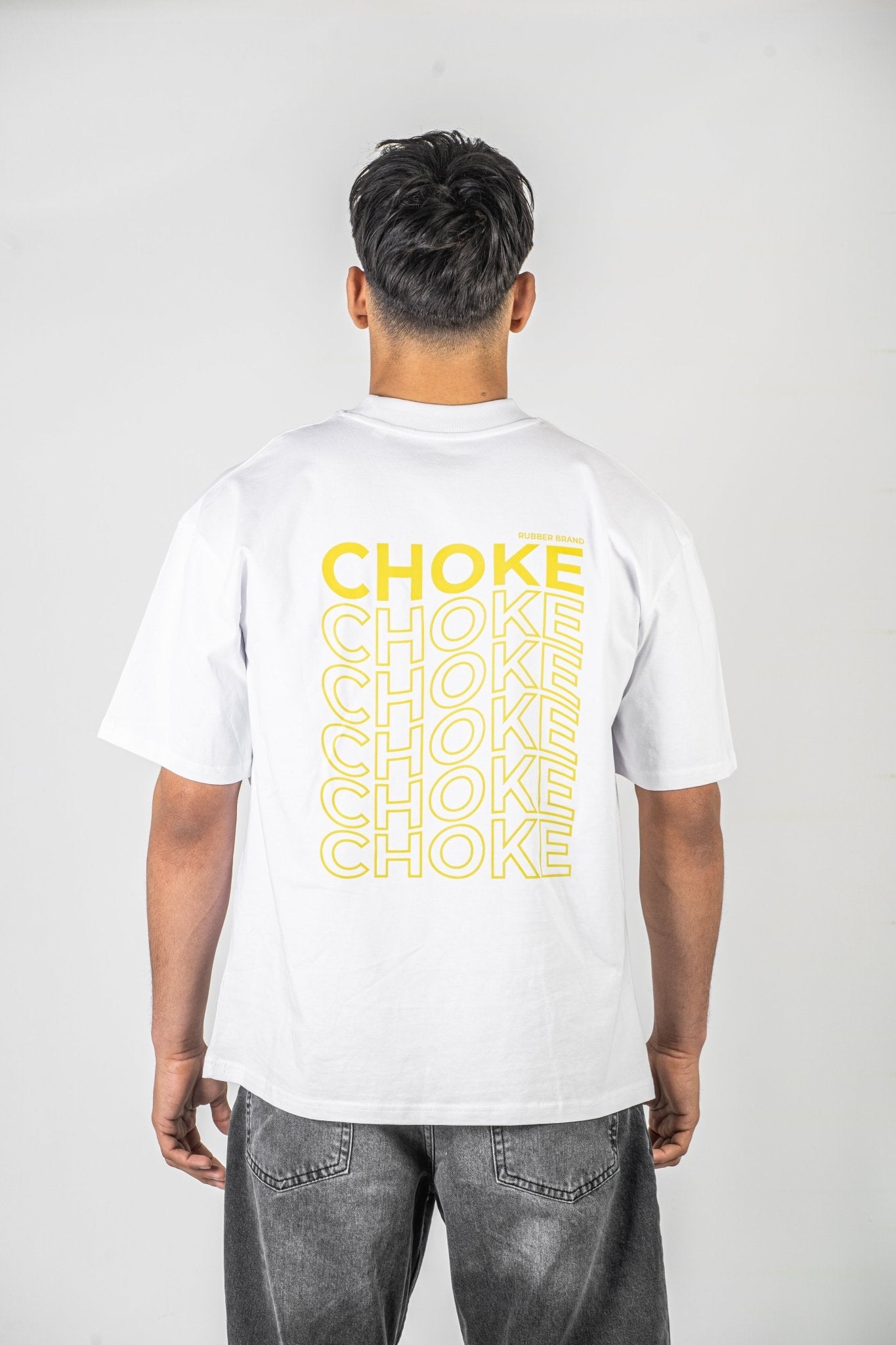 Camiseta Choke blanca vista frontal – Algodón 100% oversize Rubber Brand