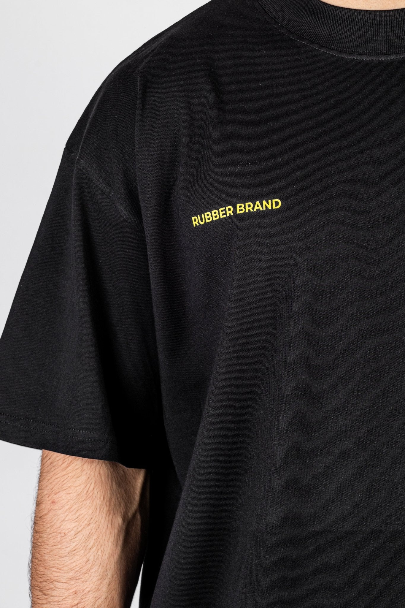 Camiseta "Choke" negra – Rubber Brand