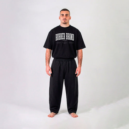 Camiseta oversize negra Classic Logo de Rubber Brand, corte boxy fit con logo clásico frontal