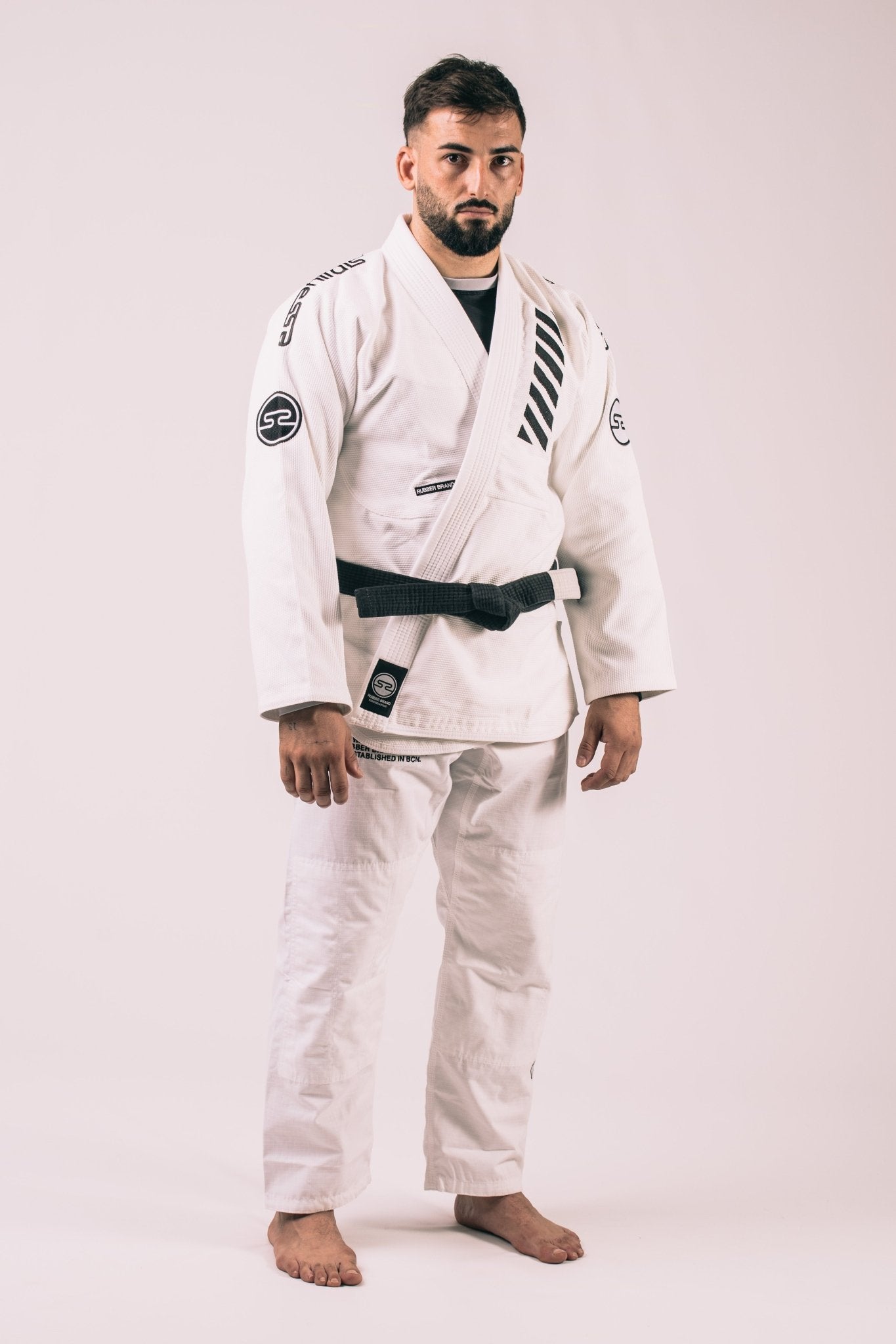 Jiu-jitsu kimono - The essentials white | IBJJF legal