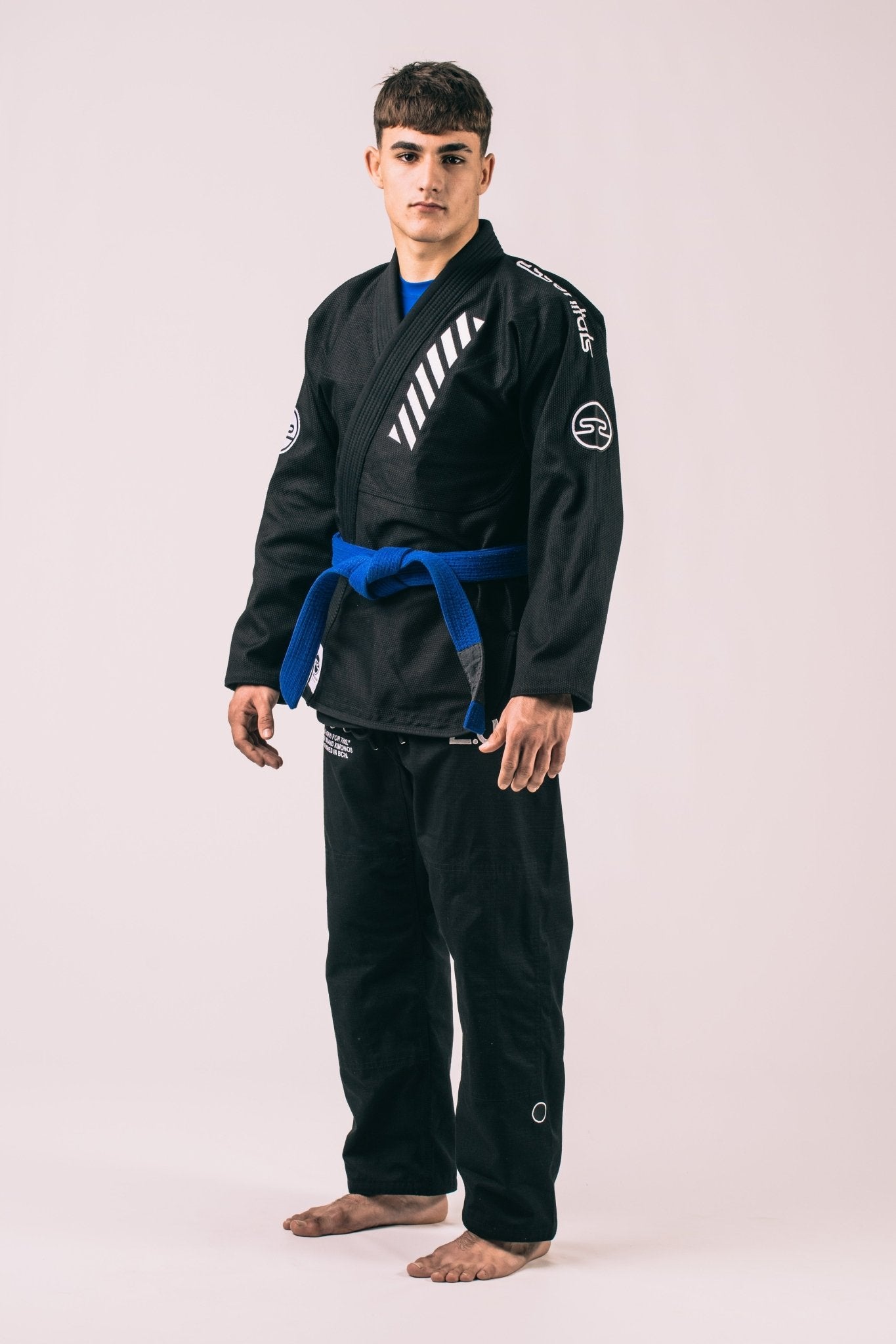 Jiu jitsu kimono - The essentials black | IBJJF legal