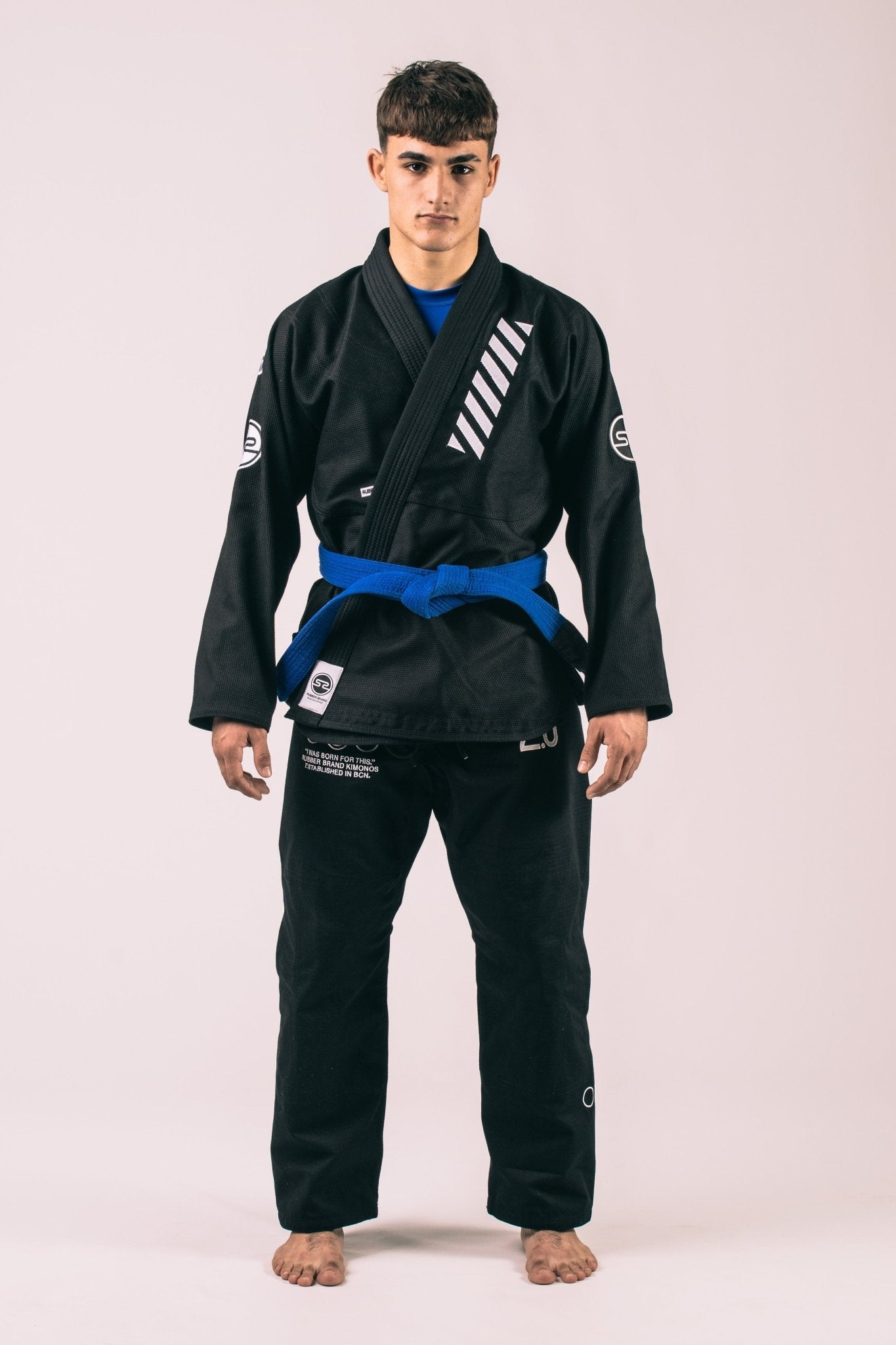 Jiu jitsu kimono - The essentials black | IBJJF legal