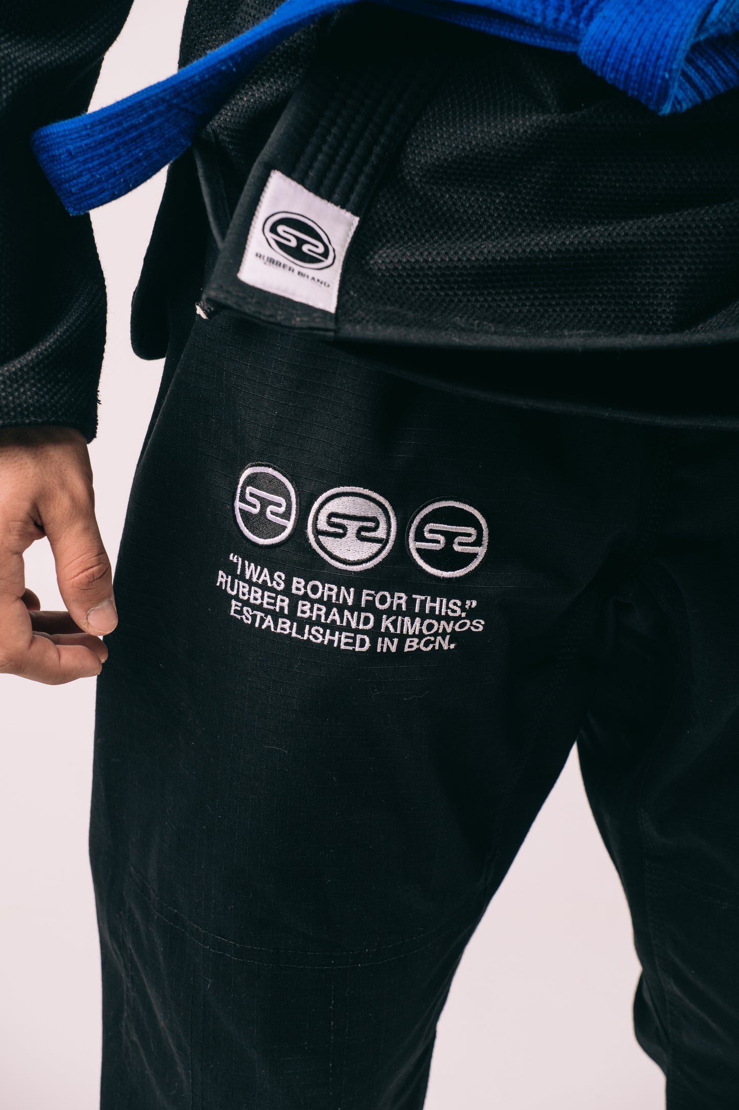 Kimono de jiu jitsu - The essentials negro | IBJJF legal