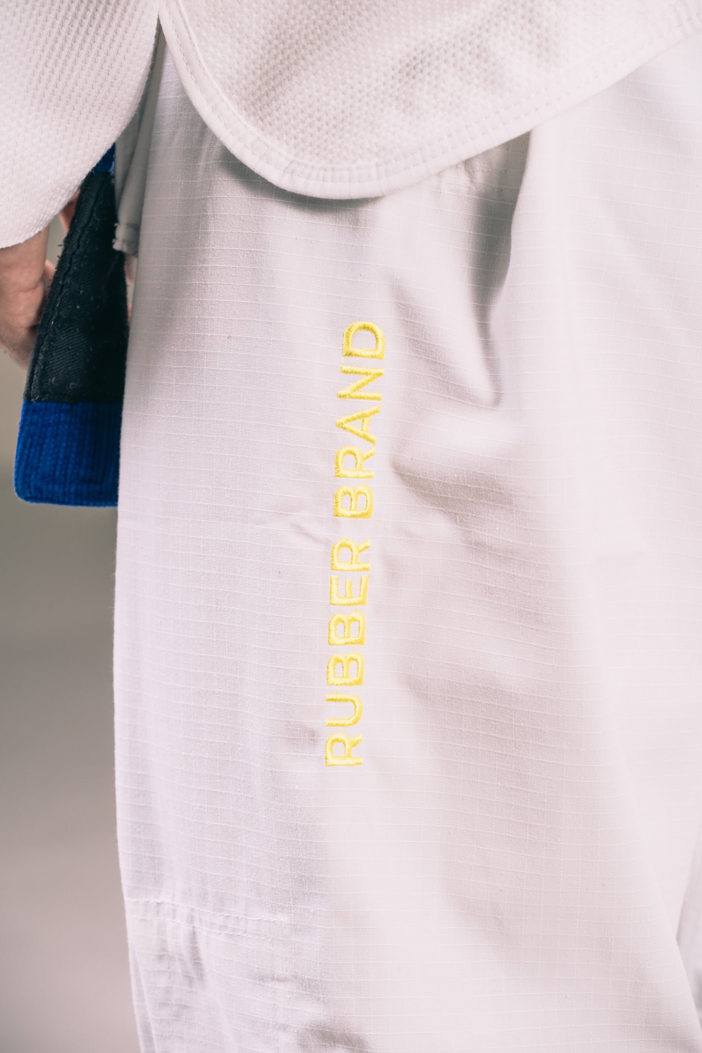 Kimono Jiu Jitsu Newara blanco | IBJJF Legal