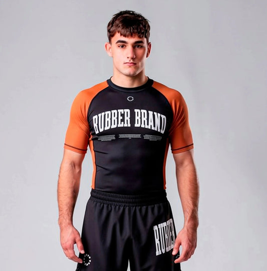 Core Rashguard marrón