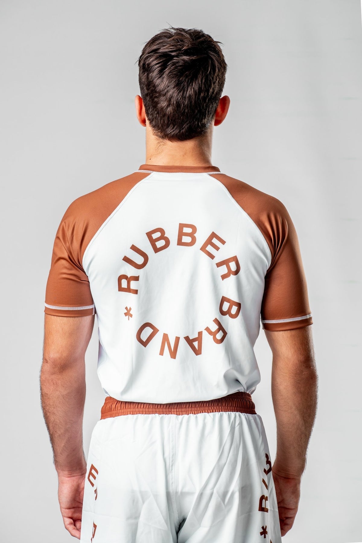 Rashguard Circle Collection marrón detalle adicional – Rubber Brand no gi BJJ