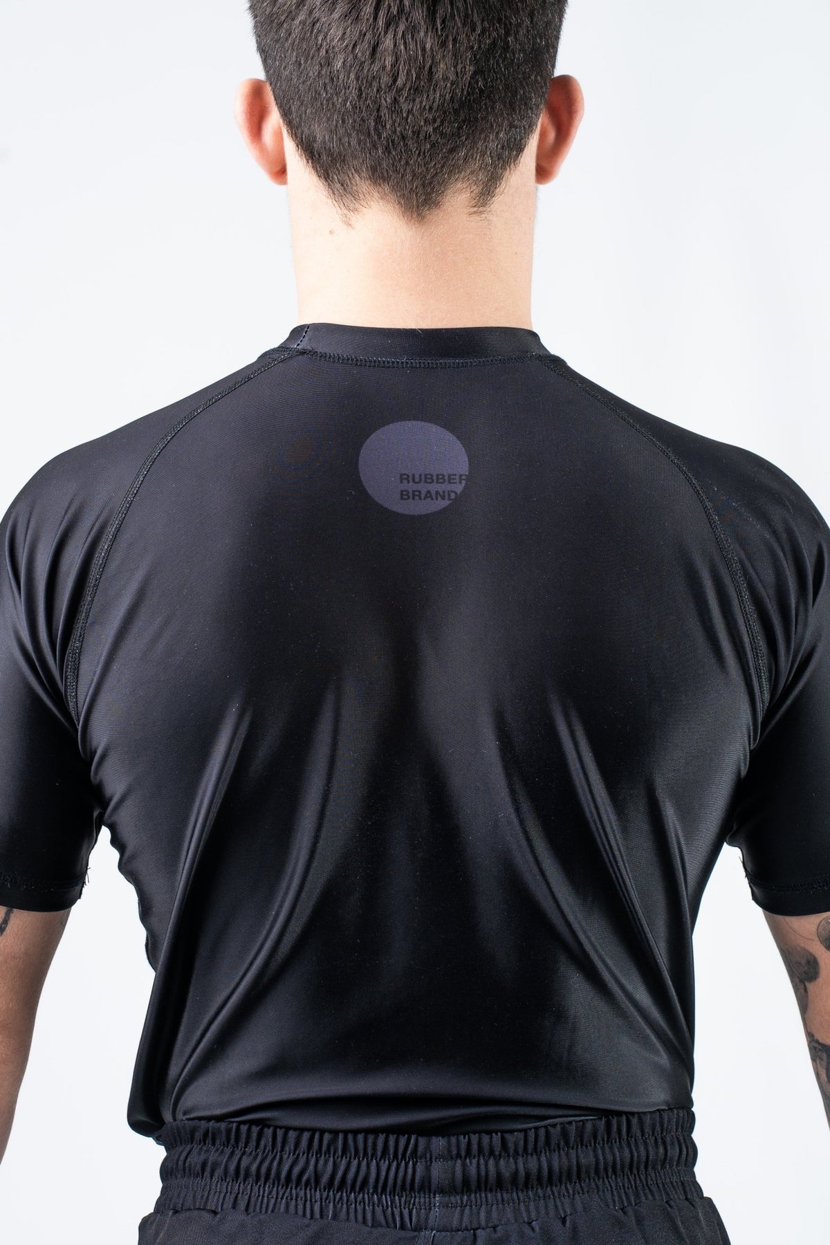 Rashguard Double Line negra vista trasera – Rubber Brand no gi BJJ