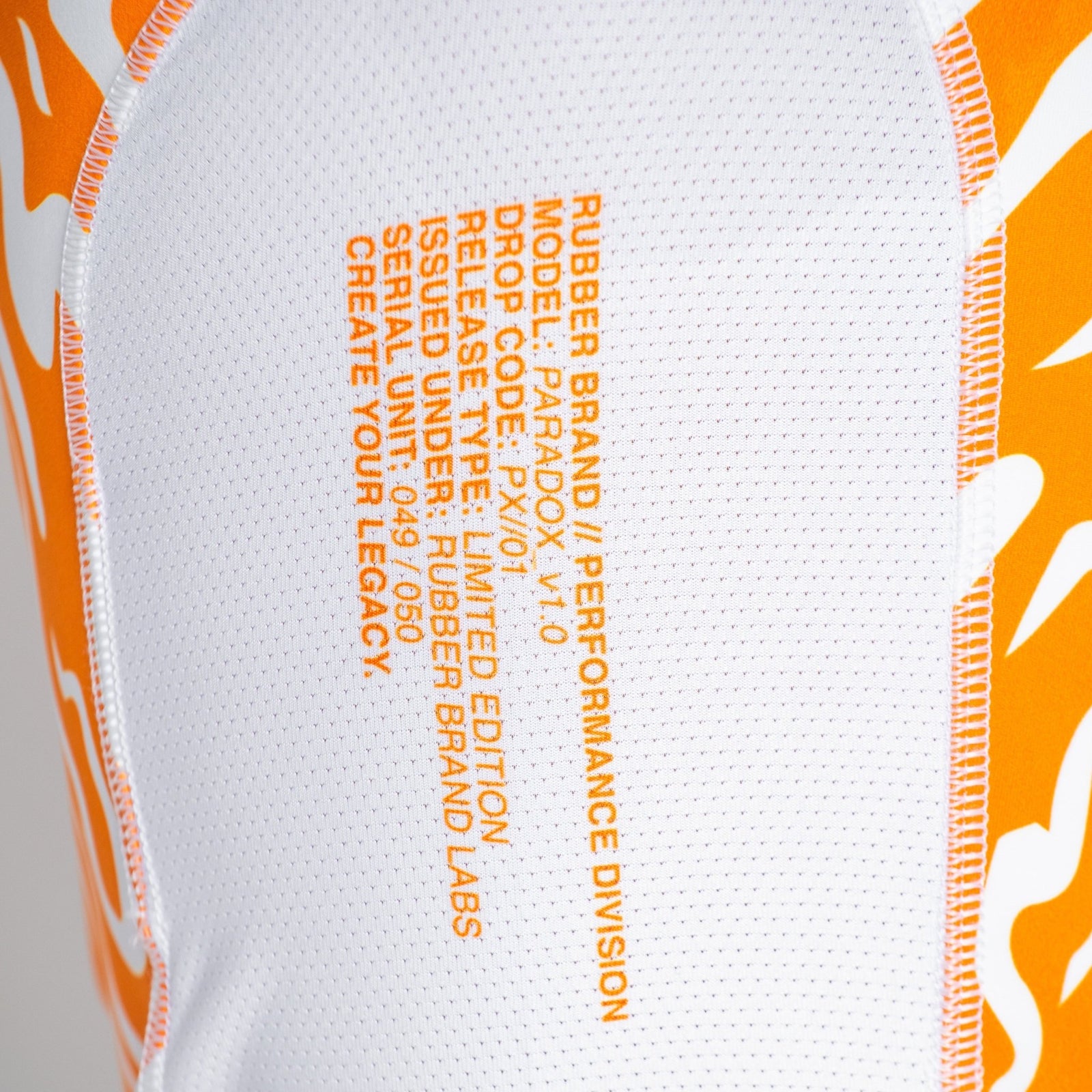 PARADOX v1.0 Rubber Brand – Vista conjunto en movimiento BJJ